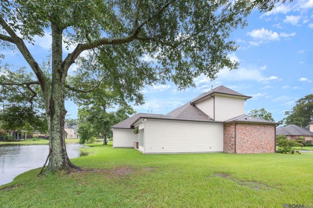 19442 River Breeze, Saint George, LA 70816
