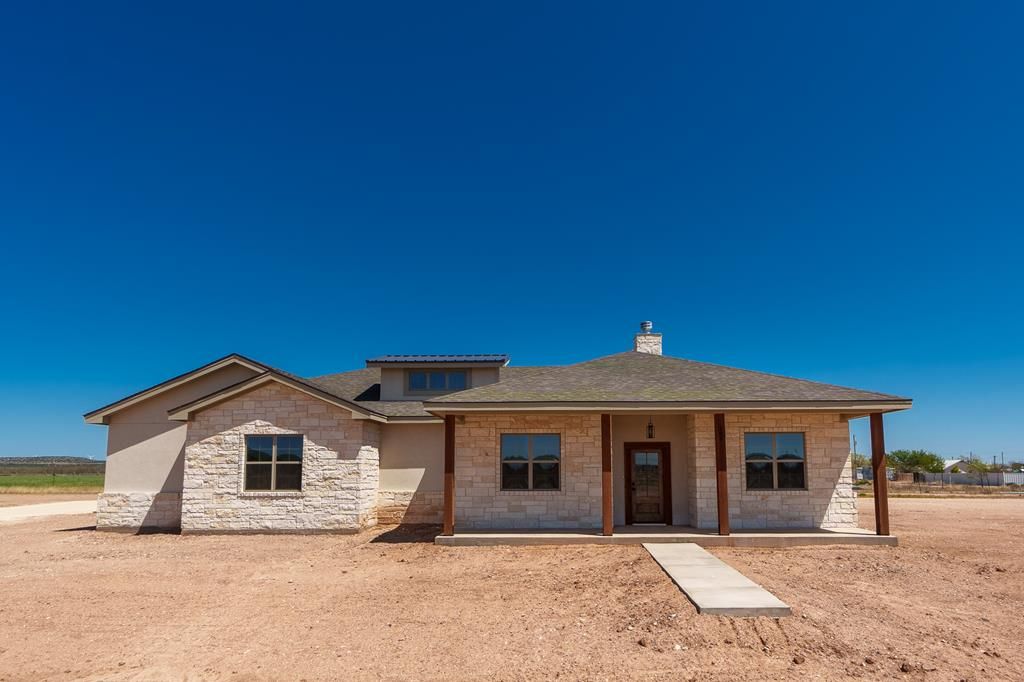Image 1 of property listing at 309 Spur Dr, Sterling City, TX 76951