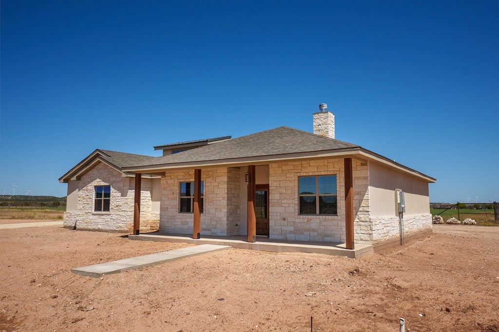 Image 2 of property listing at 309 Spur Dr, Sterling City, TX 76951
