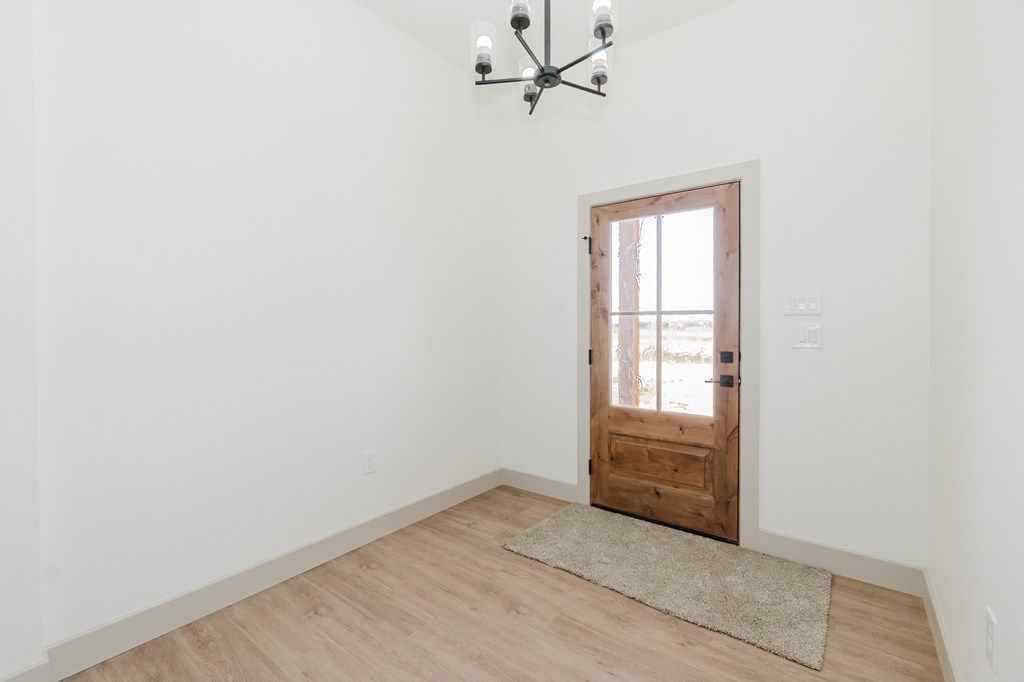 Image 4 of property listing at 309 Spur Dr, Sterling City, TX 76951