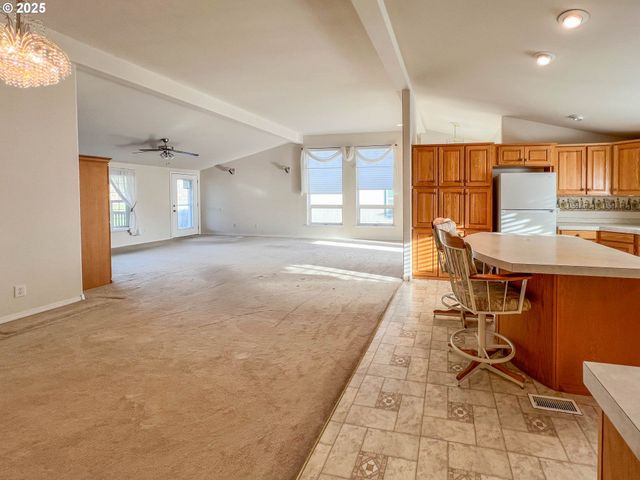 152 JACOB HALE Way, Roseburg, OR 97471