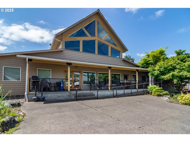 152 JACOB HALE Way, Roseburg, OR 97471