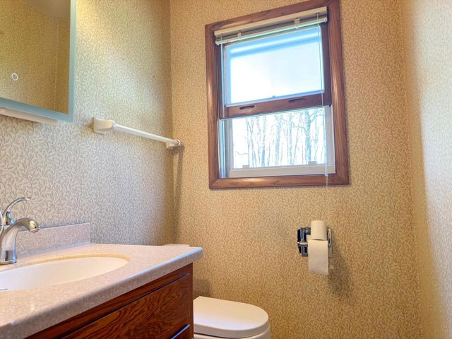 5864 Ramona DRIVE, Greendale, WI 53129