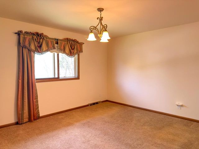 5864 Ramona DRIVE, Greendale, WI 53129