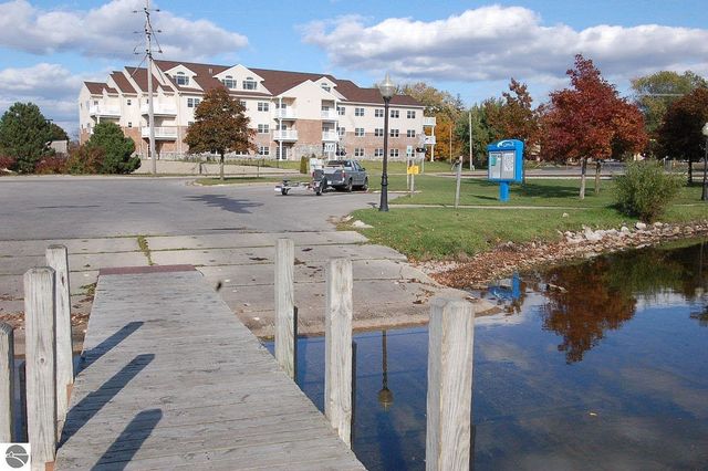 301 N Lake Street, Cadillac, MI 49601