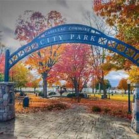 301 N Lake Street, Cadillac, MI 49601