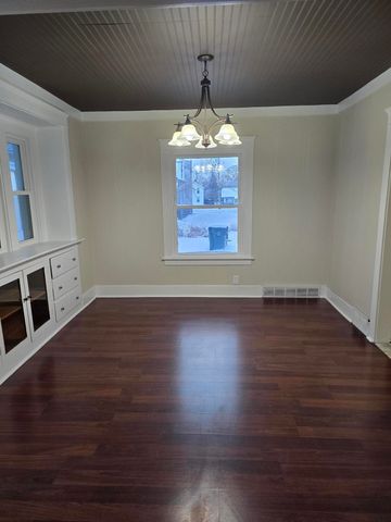 1013 Mahlon Street, Lansing, MI 48906