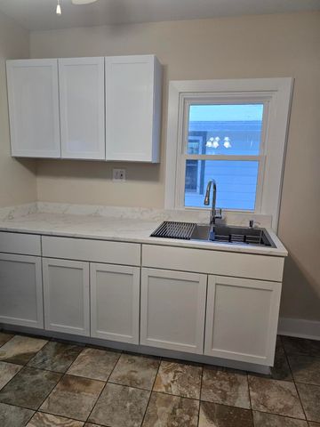 1013 Mahlon Street, Lansing, MI 48906