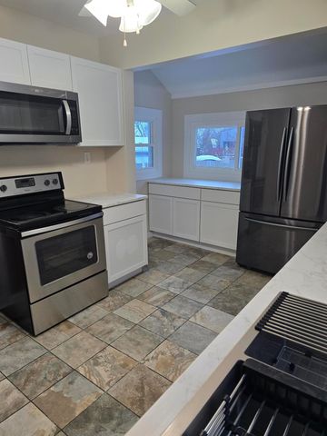 1013 Mahlon Street, Lansing, MI 48906