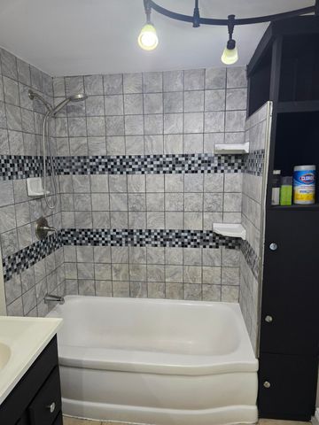 1013 Mahlon Street, Lansing, MI 48906