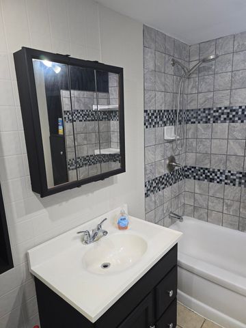 1013 Mahlon Street, Lansing, MI 48906