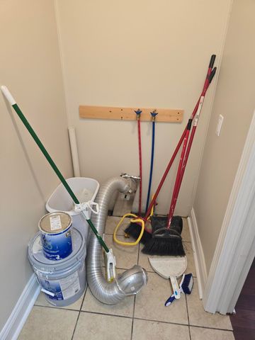 1013 Mahlon Street, Lansing, MI 48906