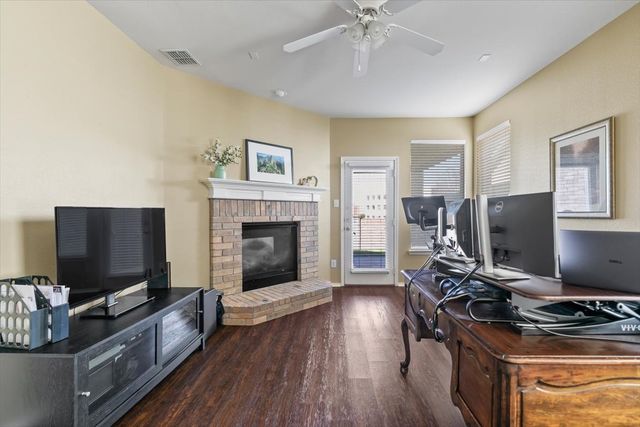 306 Salsbury Drive, Euless, TX 76040