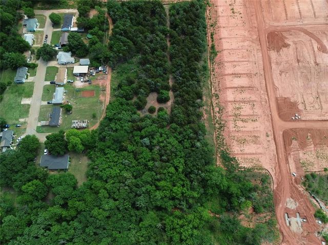 Elmwood Drive, Guthrie, OK 73044