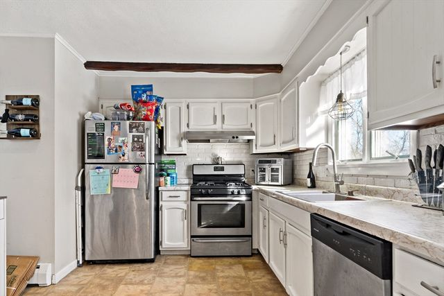 677 Oak Grove Ave, Fall River, MA 02720