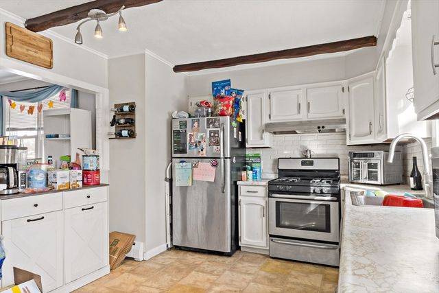 677 Oak Grove Ave, Fall River, MA 02720