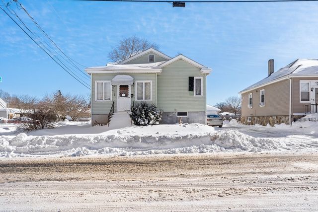 677 Oak Grove Ave, Fall River, MA 02720