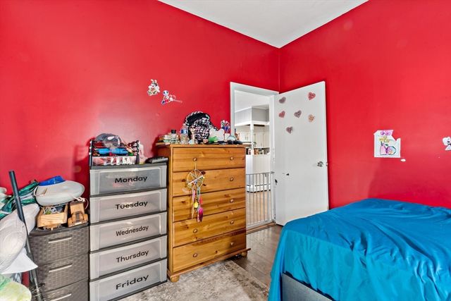 677 Oak Grove Ave, Fall River, MA 02720