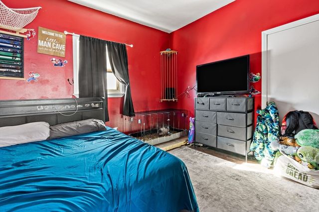 677 Oak Grove Ave, Fall River, MA 02720