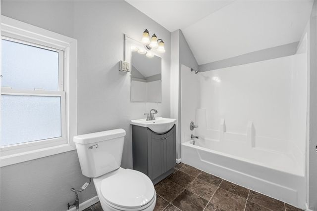 1619 5th AVE SE, Cedar Rapids, IA 52403