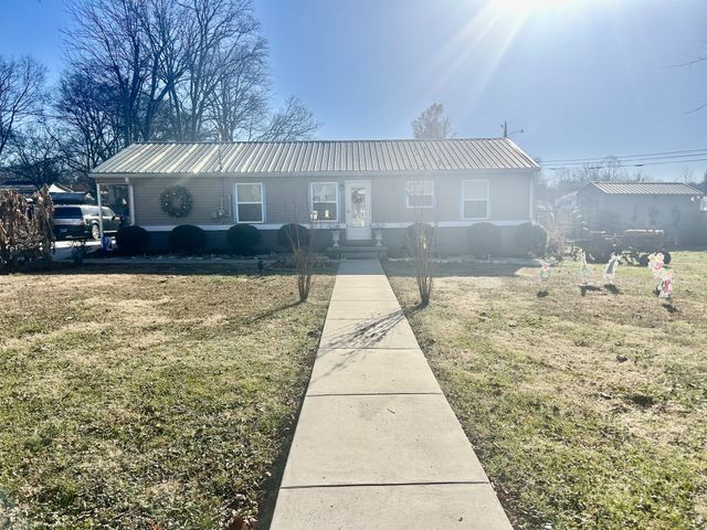 215 Alta Ave, Shelbyville, TN 37160