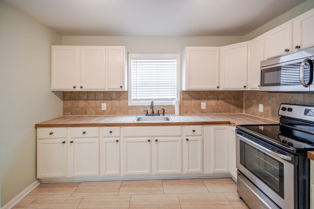 215 Alta Ave, Shelbyville, TN 37160