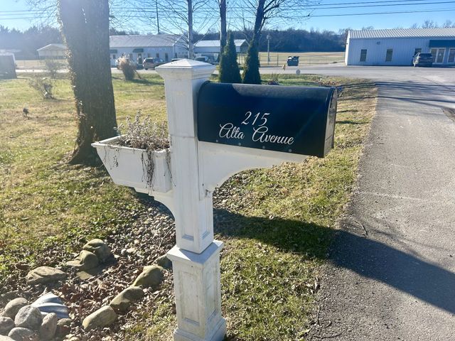 215 Alta Ave, Shelbyville, TN 37160