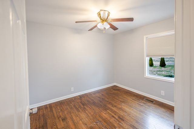 215 Alta Ave, Shelbyville, TN 37160