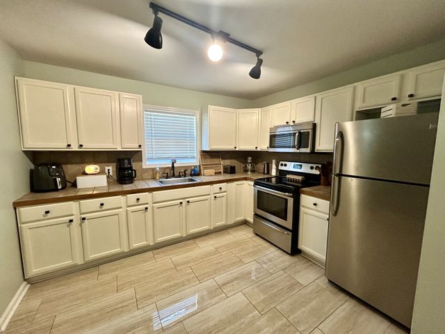 215 Alta Ave, Shelbyville, TN 37160