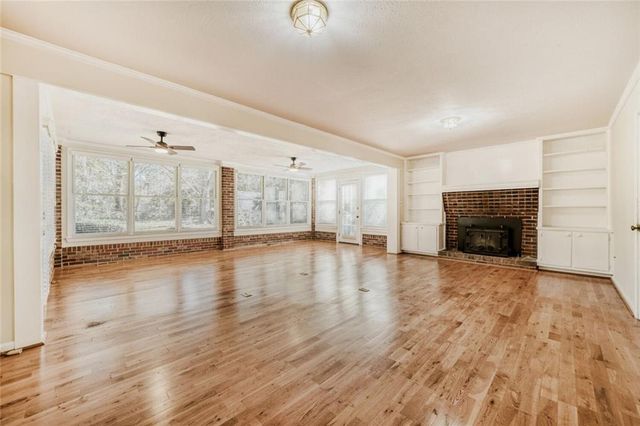 180 Jade Cove Circle, Roswell, GA 30075