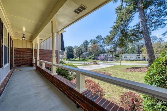 180 Jade Cove Circle, Roswell, GA 30075