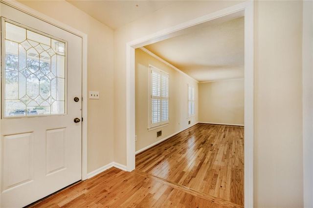 180 Jade Cove Circle, Roswell, GA 30075