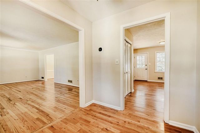 180 Jade Cove Circle, Roswell, GA 30075