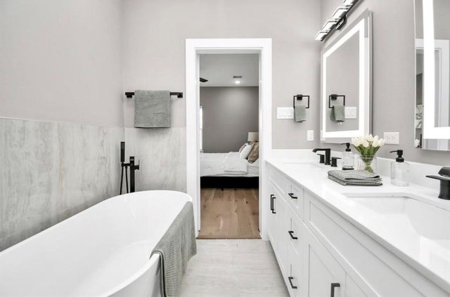 316 Thornton Road B, Houston, TX 77018