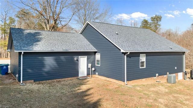 220 Farmview Road, Madison, NC 27025
