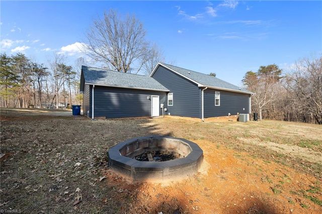 220 Farmview Road, Madison, NC 27025