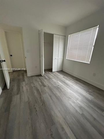 8875 Fontainebleau Blvd 201, Miami, FL 33172