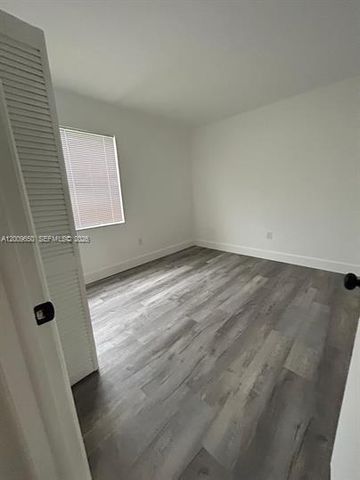 8875 Fontainebleau Blvd 201, Miami, FL 33172