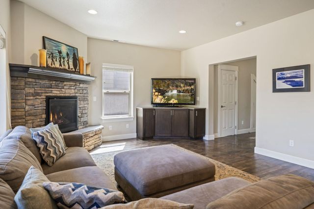 3523 NE Crystal Springs Drive, Bend, OR 97701