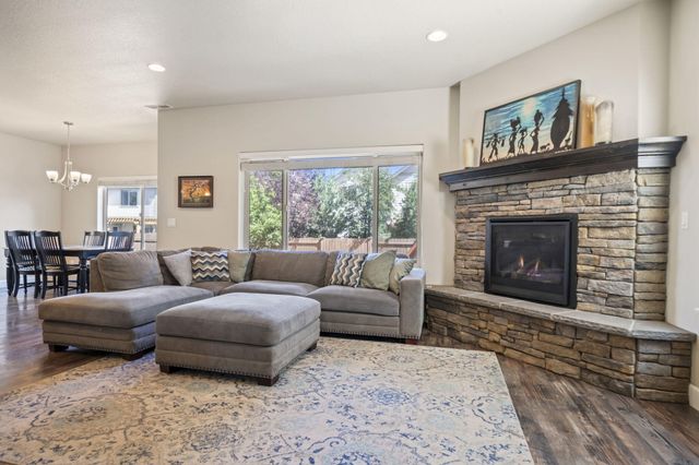 3523 NE Crystal Springs Drive, Bend, OR 97701