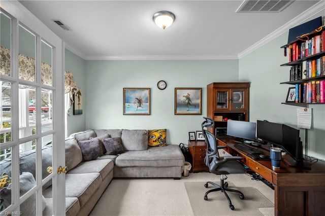 4236 Laurel Ridge Circle, Winston-salem, NC 27107