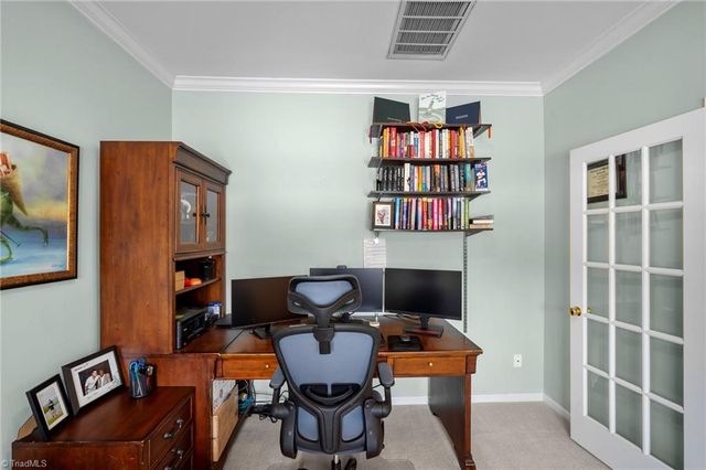 4236 Laurel Ridge Circle, Winston-salem, NC 27107