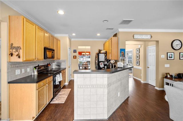 4236 Laurel Ridge Circle, Winston-salem, NC 27107