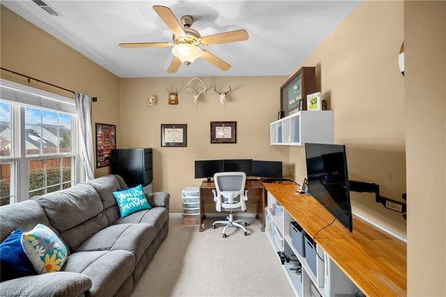 4236 Laurel Ridge Circle, Winston-salem, NC 27107