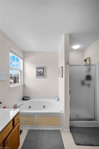 4236 Laurel Ridge Circle, Winston-salem, NC 27107