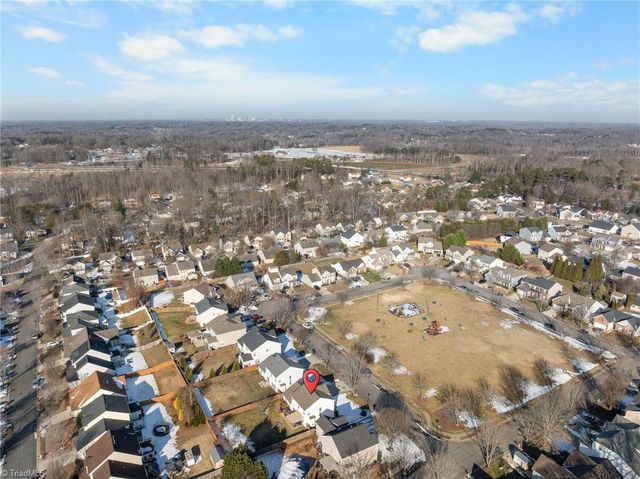 4236 Laurel Ridge Circle, Winston-salem, NC 27107