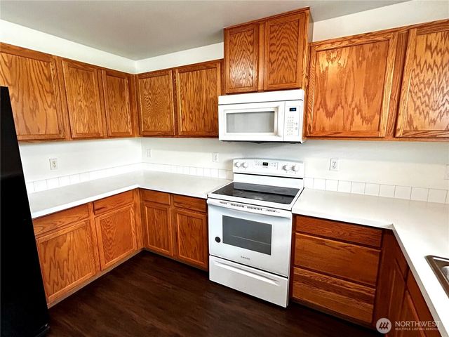 8523 21st Avenue E, Tacoma, WA 98445
