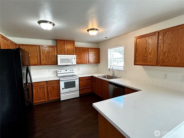 8523 21st Avenue E, Tacoma, WA 98445
