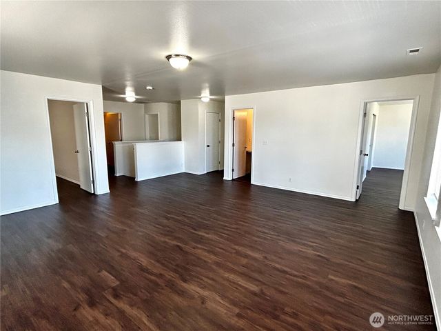 8523 21st Avenue E, Tacoma, WA 98445