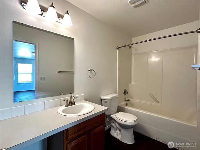 8523 21st Avenue E, Tacoma, WA 98445